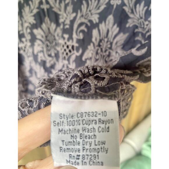 Johnny Was Embroidered Charcoal Gray Tunic XS Eyelet Lace Cupra Rayon - Picture 6 of 16